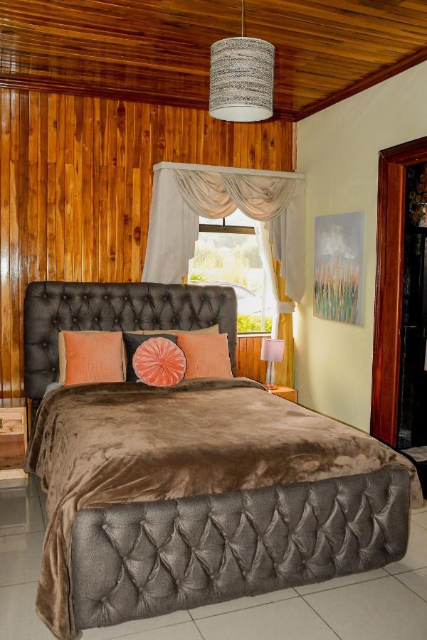 Bed and Breakfast Poas Paradise Poasito Exteriér fotografie
