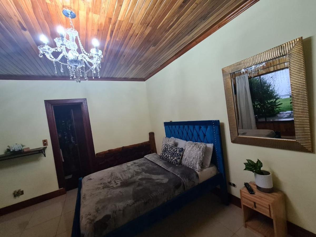 Bed and Breakfast Poas Paradise Poasito Exteriér fotografie
